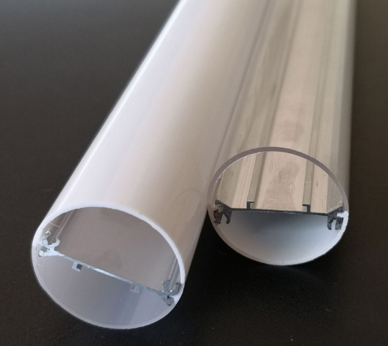 Tionchar na Méaduithe Praghsanna in Amhábhair mar Alúmanam agus Copar